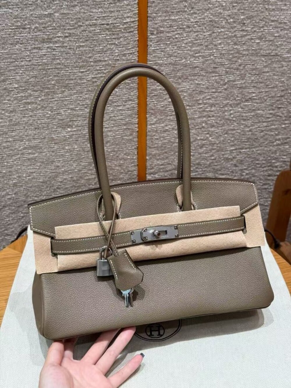 Classic Hermes Bag: A Stylish and Versatile Choice for Elegance